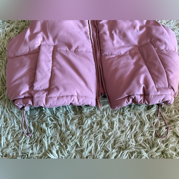 Hollister Ultimate Mini Puffer Vest - Picture 9 of 9